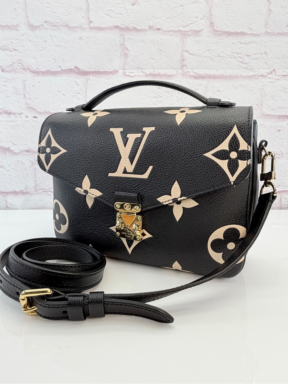 Louis Vuitton Empreinte Monogram Giant Pochette Metis Black Beige